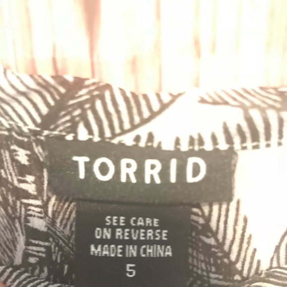 Torrid tank - Picture 3 of 5